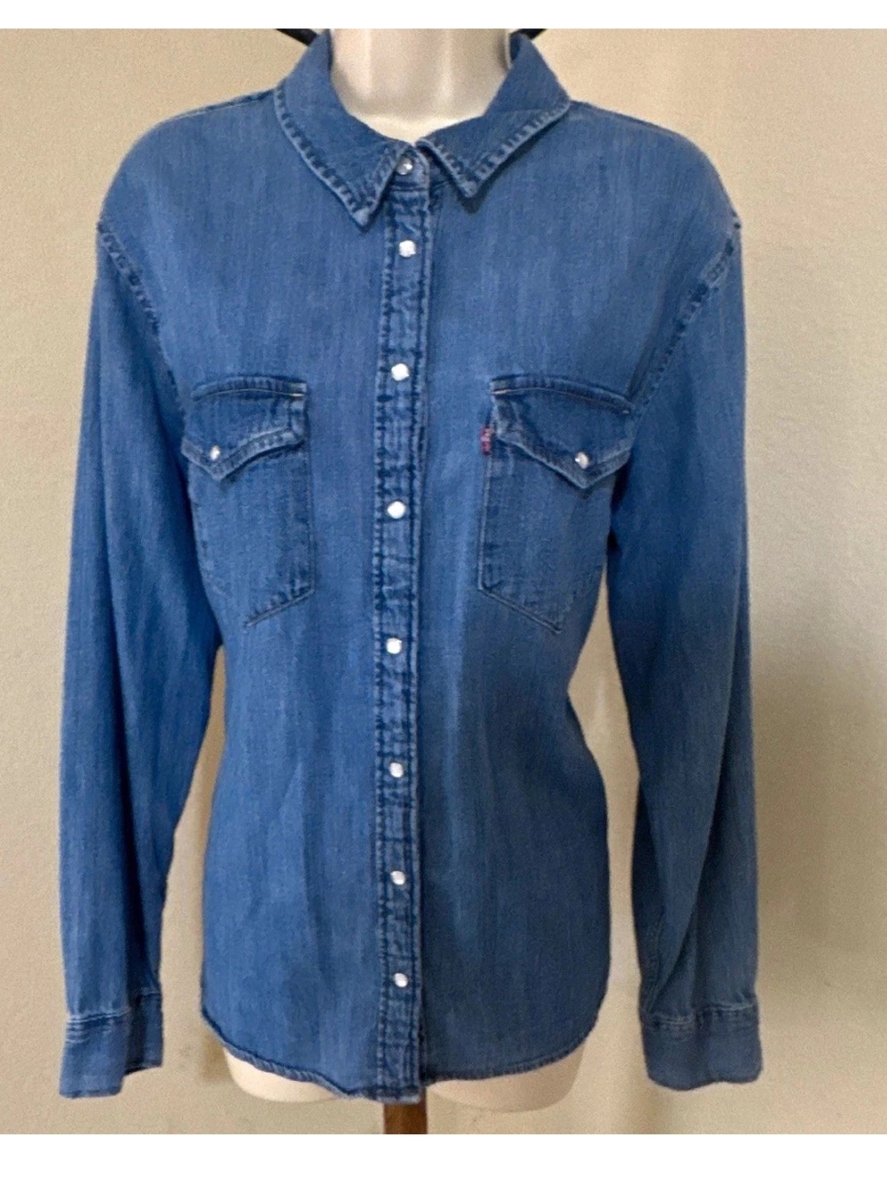 Levi Strauss & Co Women’s Blue Denim Long Sleeve Button-Up Shirt w/ Pocket Sz XL